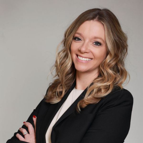 Angie Kolar headshot